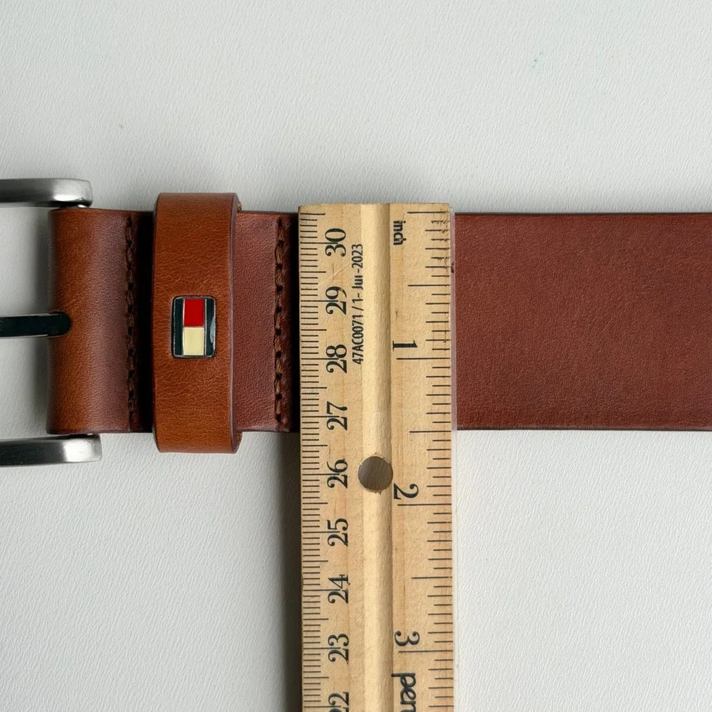 Tommy Hilfiger Brown Leather Belt Mens 42 Classic Flag Logo 90s Preppy Casual